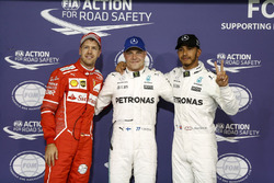 Temporada 2017 - Página 2 F1-abu-dhabi-gp-2017-top3-after-qualifying-pole-position-for-valtteri-bottas-mercedes-amg