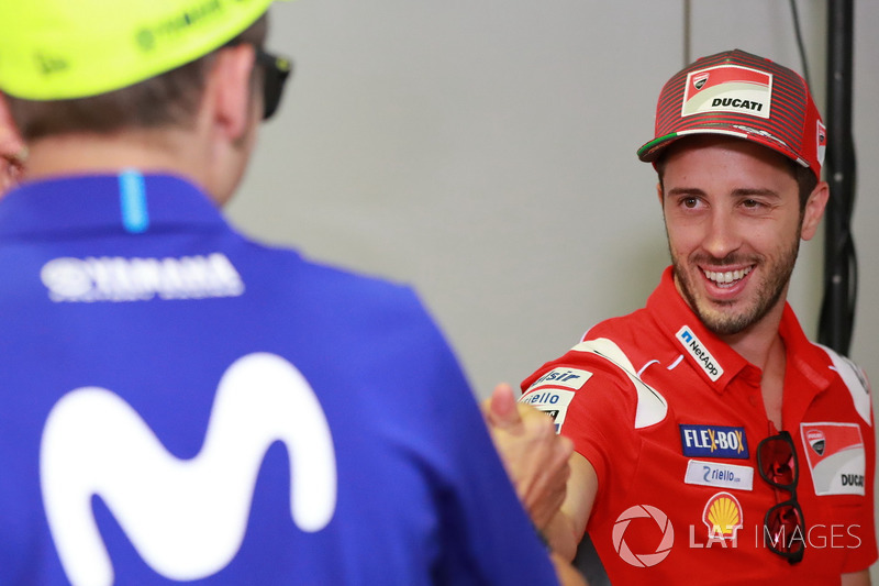 Валентино Россі, Yamaha Factory Racing, Андреа Довіціозо, Ducati Team
