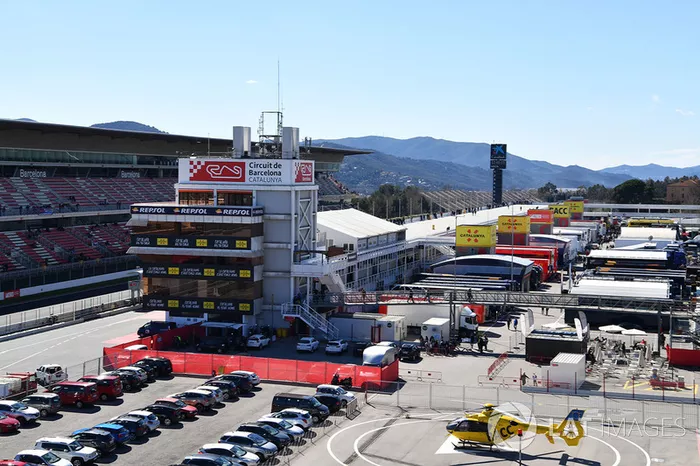 L'hélicoptère médical dans le paddock