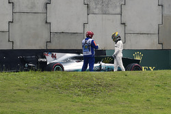 Lewis Hamilton, Mercedes-Benz F1 W08, Q1'de kaza yapıyor