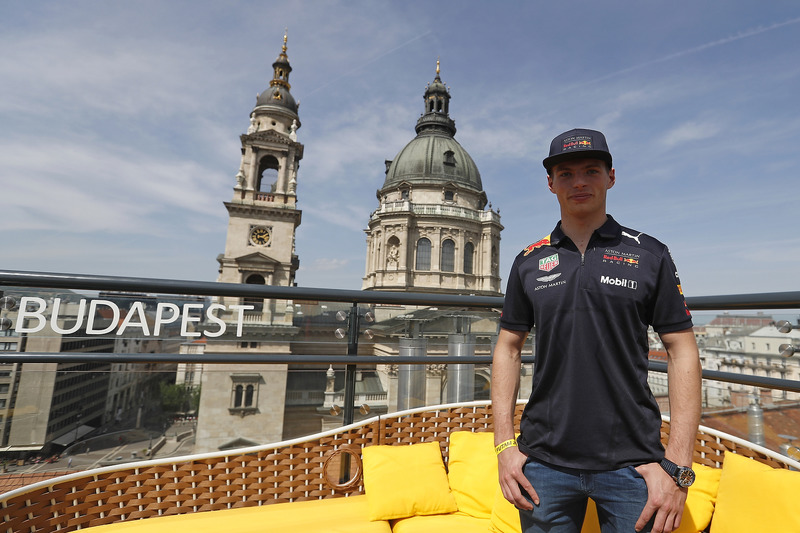 Max Verstappen, Red Bull Racing posa per una foto