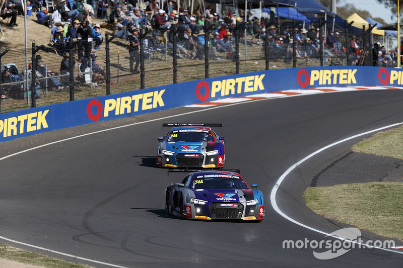 #74 Audi Sport Customer Racing Audi R8 LMS: Christopher Mies, Christopher Haase, Markus Winkelhock