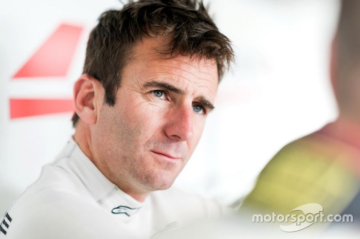 #911 Manthey Racing Porsche 911 GT3 R: Romain Dumas