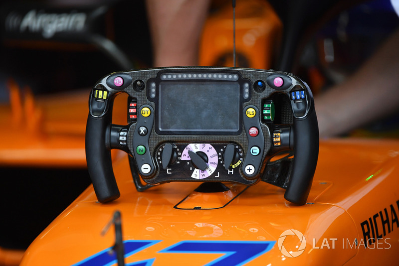 McLaren MCL33 steering wheel 