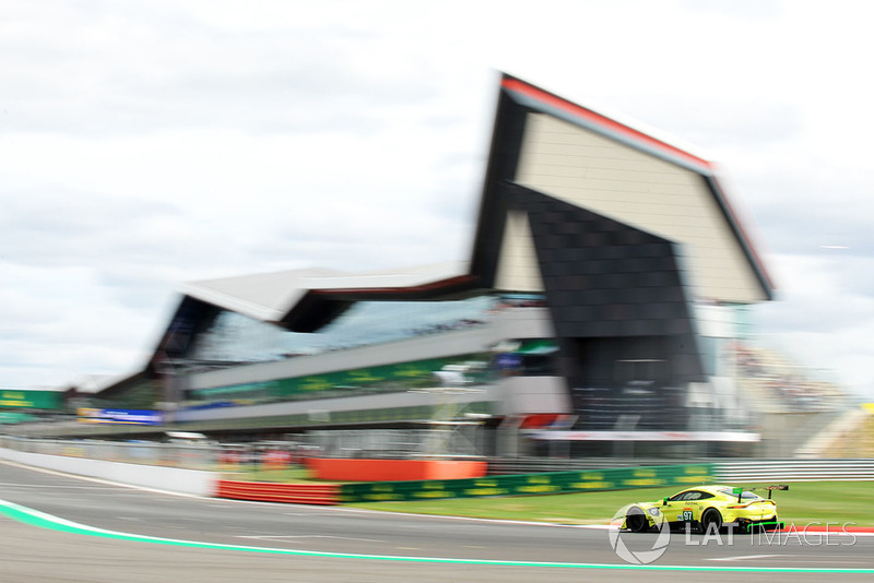 #97 Aston Martin Racing Aston Martin Vantage AMR: Alex Lynn, Maxime Martin, Jonathan Adam