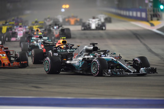 Lewis Hamilton, Mercedes AMG F1 W09 EQ Power+, al comando alla partenza della gara
