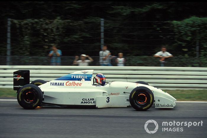 ONYX TYRELL YAMAHA 022 片山右京 美しきF1マシン：「日本人が”夢”を見た、白い流星」ティレル022