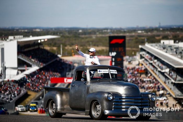 Valtteri Bottas, Mercedes AMG F1, en el desfile 