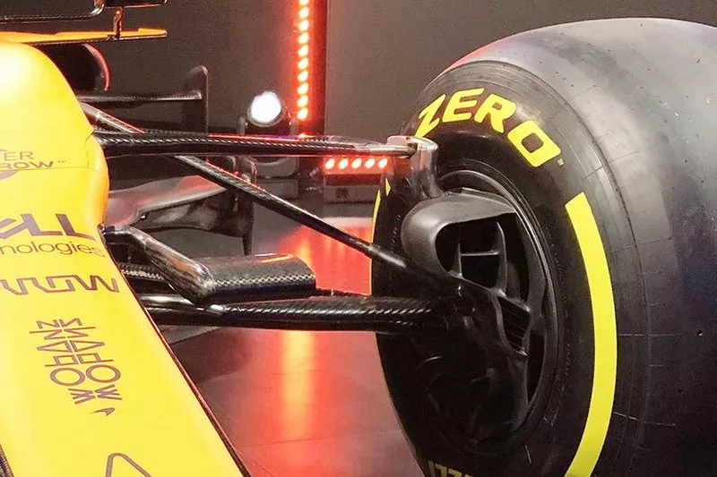 McLaren MCL35 ön süspansiyon detay