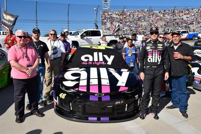 Jimmie Johnson, Hendrick Motorsports, Chevrolet Camaro Ally, with guest