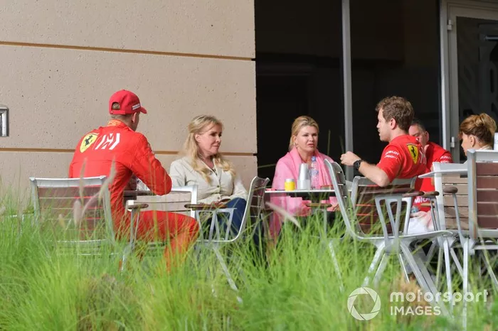 Sebastian Vettel, Ferrari, avec Mick Schumacher, Ferrari