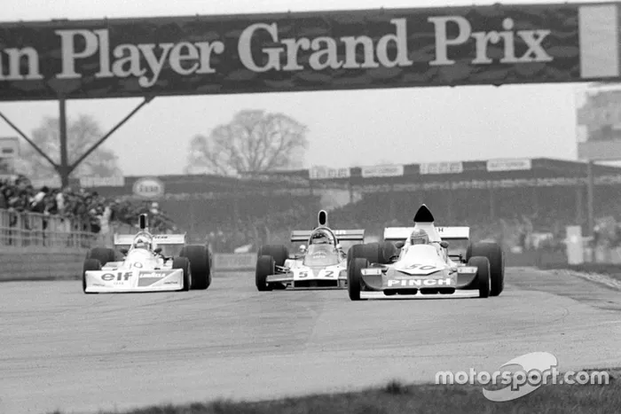 John Nicholson Lyncar 006 (car no 50) leads Lella Lombardi March 751 (car no 10) and Tony Trimmer Safir Cosworth (car no 52