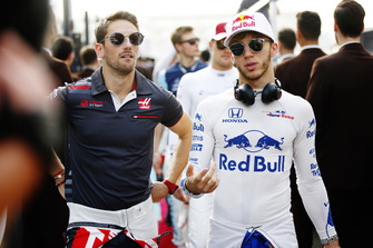 Romain Grosjean, Haas F1 Team, and Pierre Gasly, Scuderia Toro Rosso