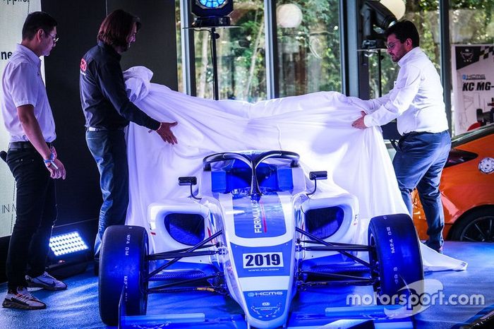Fórmula 4  KC MG-01 para los Motorsport Games