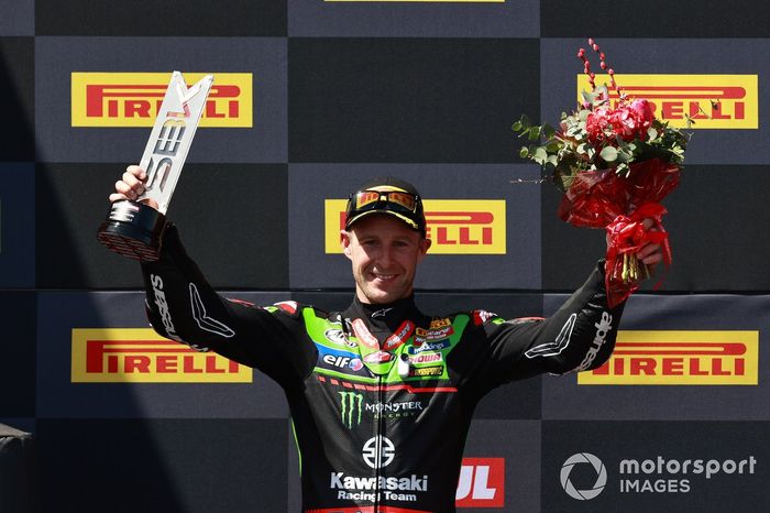 Podio: segundo lugar Jonathan Rea, Kawasaki Racing Team WSBK