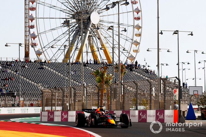 Max Verstappen, Red Bull Racing RB18 
