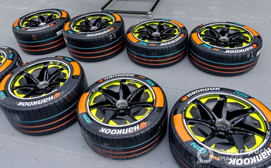 Neumáticos Hankook en boxes