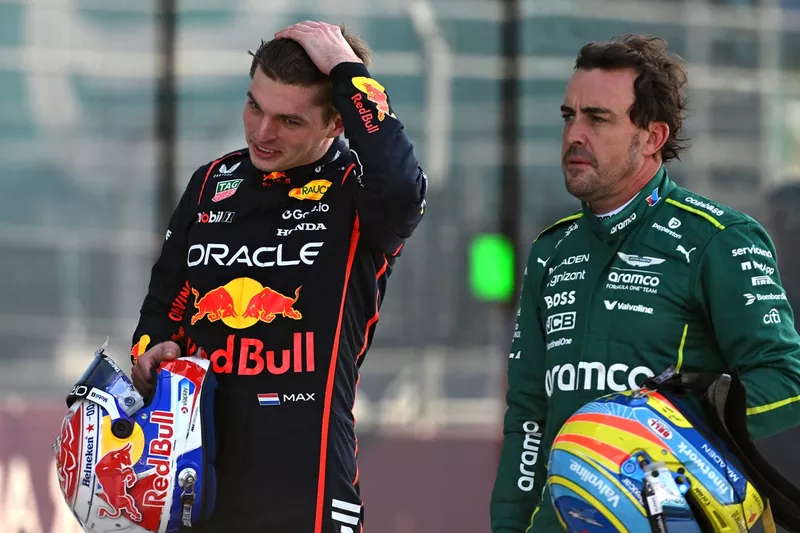 Max Verstappen, Red Bull Racing, Fernando Alonso, Aston Martin Racing