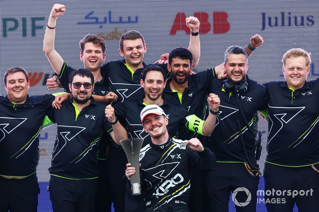 Podio: tercer puesto Dan Ticktum, Kiro Race Co con el equipo