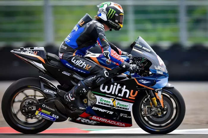 24º Darryn Binder, RNF Racing (1'33.049)
