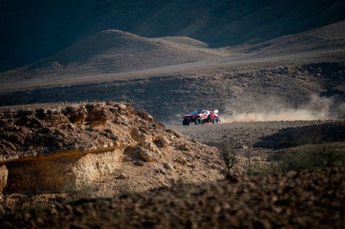 #211 Bahrain Raid Xtreme Prodrive: Sebastien Loeb, Fabian Lurquin
