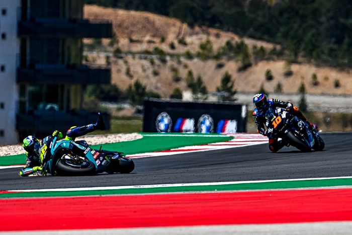 Accidente de Valentino Rossi, Petronas Yamaha SRT