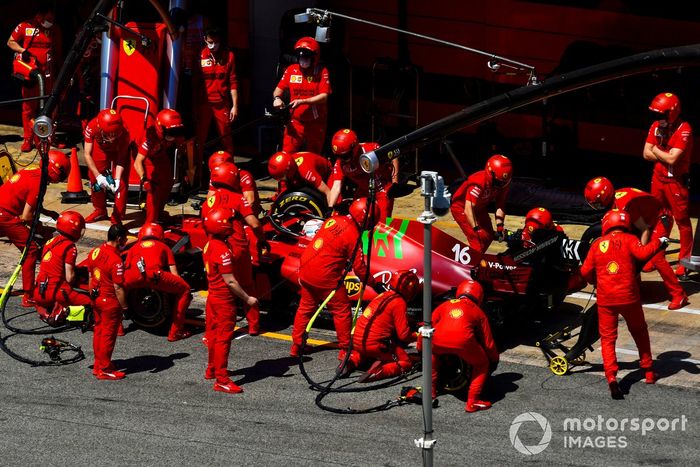 Charles Leclerc, Ferrari SF21, in the pits
