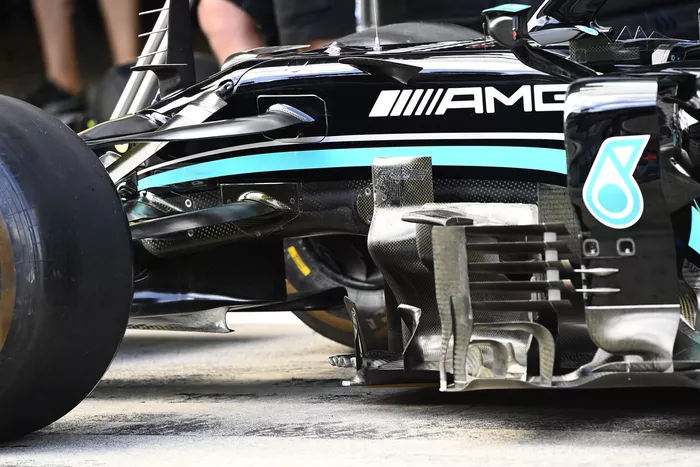 Mercedes W12 bargeboard detail