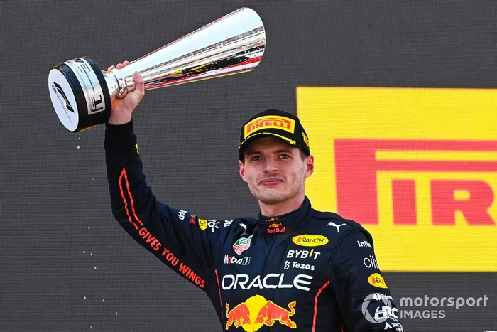 Podio: ganador de la carrera Max Verstappen, Red Bull Racing