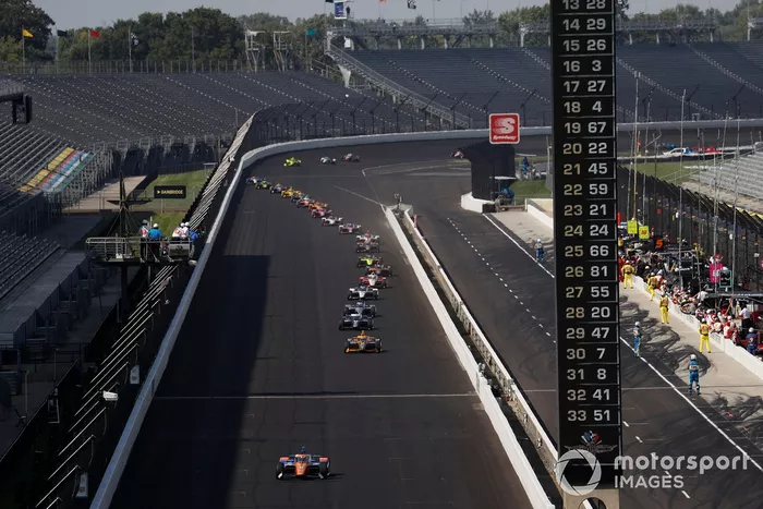 Scott Dixon, Chip Ganassi Racing Honda lidera
