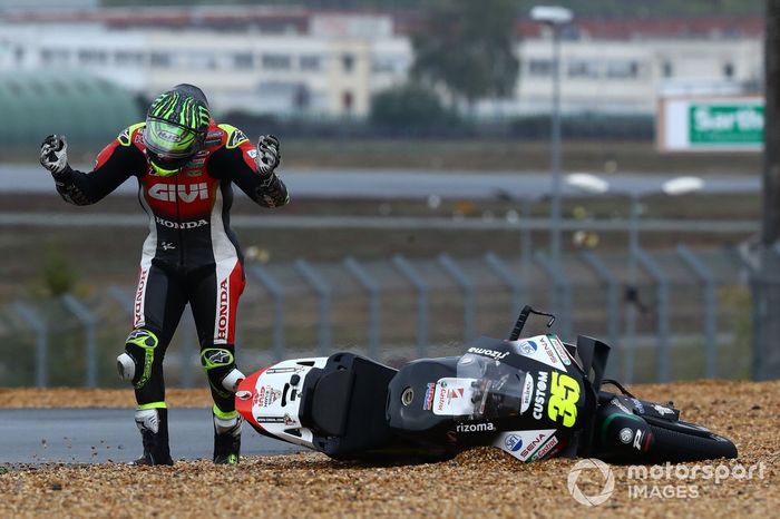 Cal Crutchlow, Team LCR Honda después de la caída