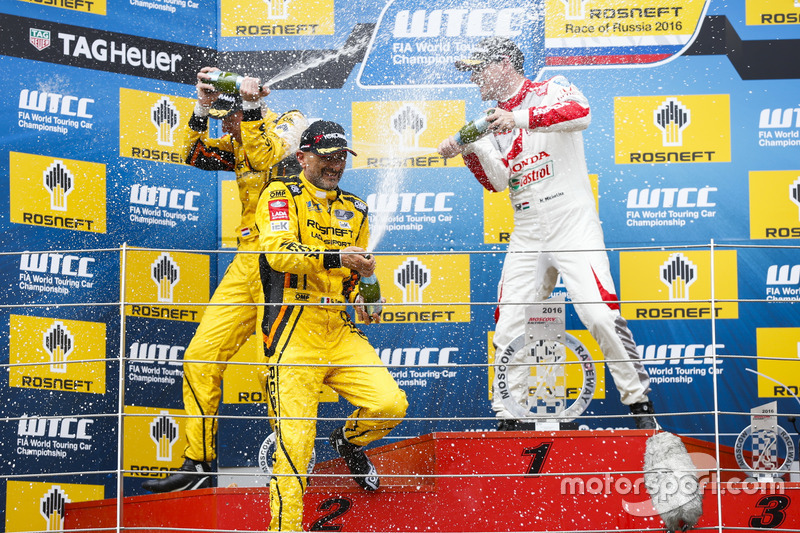 Nicky Catsburg, Gabriele Tarquini et Norbert Michelisz