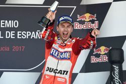 Podio: il terzo classificato Jorge Lorenzo, Ducati Team