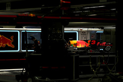 La voiture de Daniel Ricciardo, Red Bull Racing RB13 dans le garage
