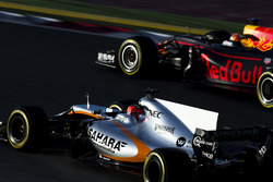 Esteban Ocon, Force India VJM10; Max Verstappen, Red Bull Racing RB13