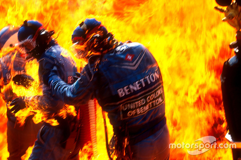 Fire during pit stop of Jos Verstappen, Benetton B194 Ford