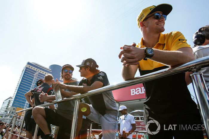 Nico Hulkenberg, Renault Sport F1 Team, Fernando Alonso, McLaren, Carlos Sainz Jr., Scuderia Toro Rosso