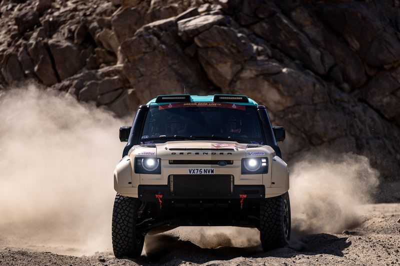 #500 Defender Rally, Defender D7X-R: Stéphane Peterhansel, Michael Metge 