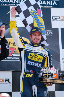 Podium: race winner Alex Tagliani