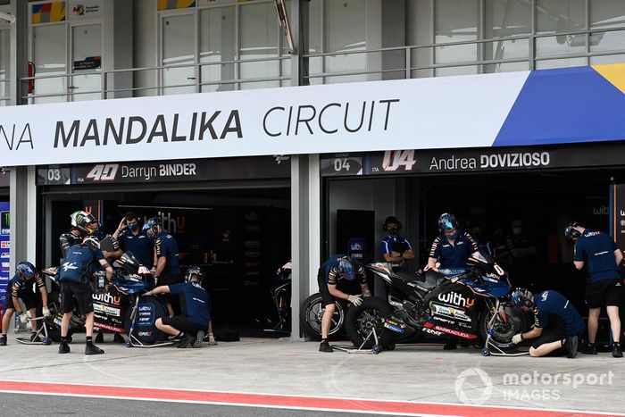 Box del RNF MotoGP Racing