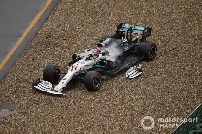 Ele ainda conseguiu voltar à corrida