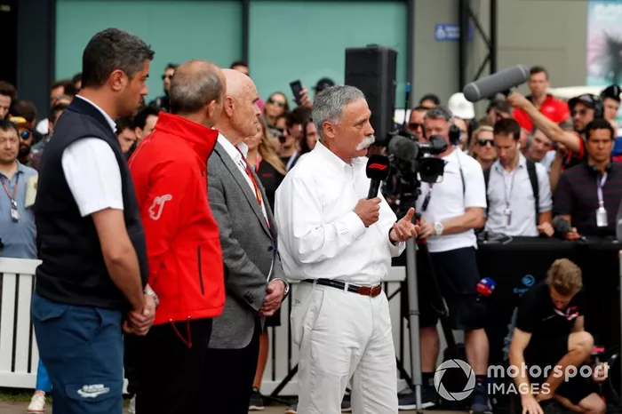Chase Carey, presidente de la Fórmula 1, habla a la prensa 