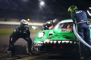 #77 AO Racing Porsche 911 GT3 R (992): Laurin Heinrich, Klaus Bachler, Alessio Picariello