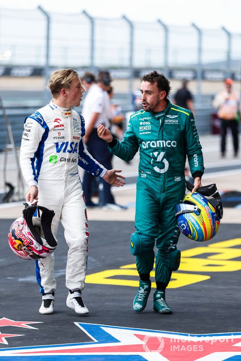 Liam Lawson, Visa Cash App RB F1 Team, Fernando Alonso, Aston Martin F1 Team, charla en Parc Ferme