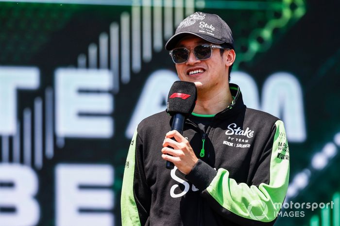 Zhou Guanyu, Stake F1 Team KICK Sauber