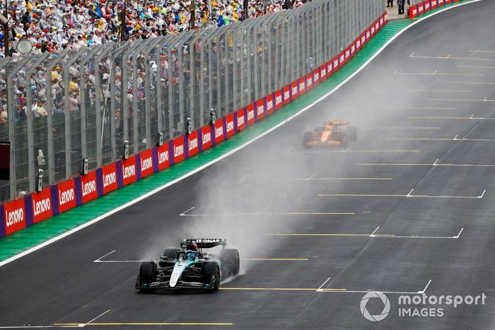 George Russell, Mercedes F1 W15, Lando Norris, McLaren MCL38 