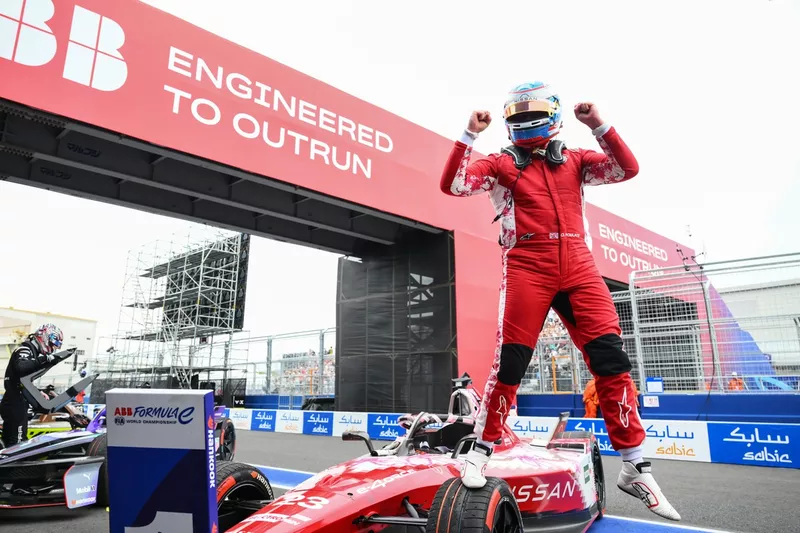 Oliver Rowland, vainqueur de la course, Nissan Formula E Team