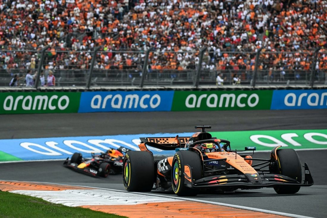 Oscar Piastri, McLaren, Max Verstappen, Red Bull Racing