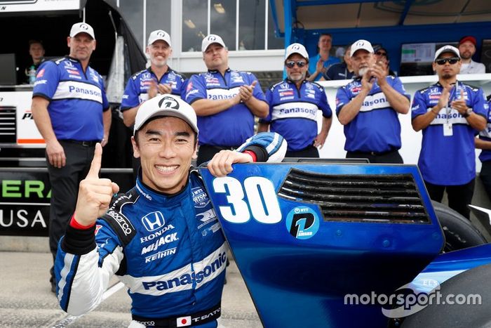 Ganador de la pole Takuma Sato, Rahal Letterman Lanigan Racing Honda