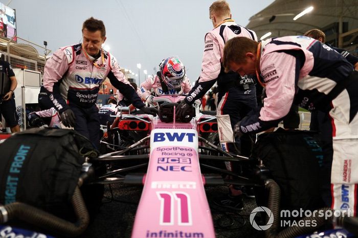 Sergio Perez, Racing Point, en la parrilla